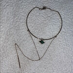 Elegant Gold Layered Necklace with Green Pendant